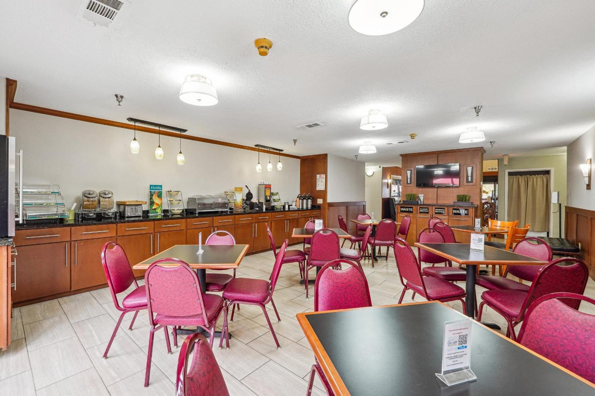 Quality Inn & Suites Dawsonville Esterno foto
