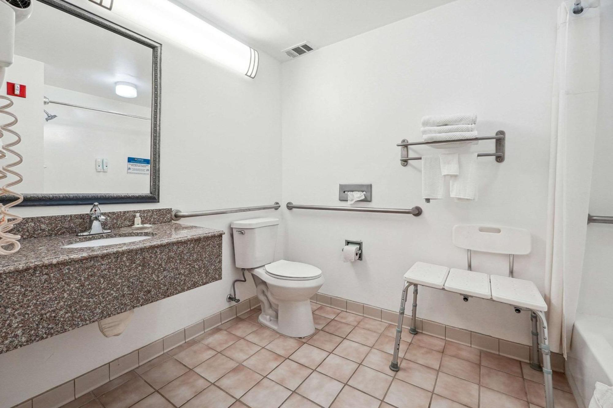 Quality Inn & Suites Dawsonville Esterno foto