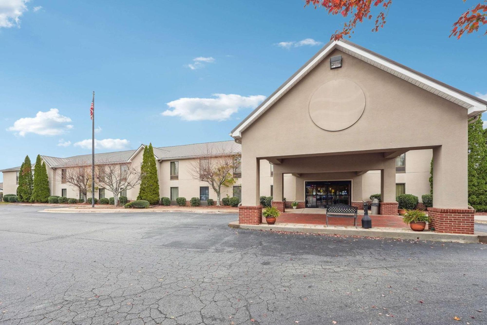 Quality Inn & Suites Dawsonville Esterno foto