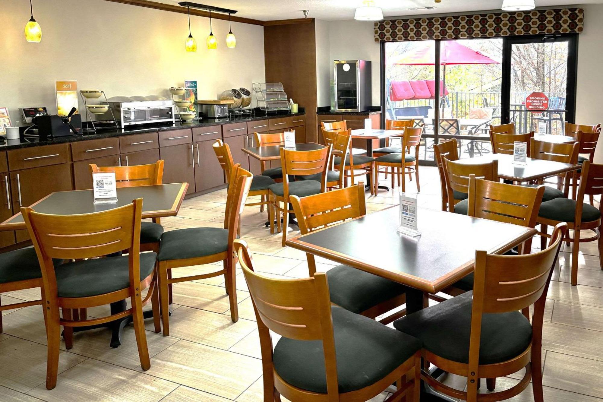 Quality Inn & Suites Dawsonville Esterno foto