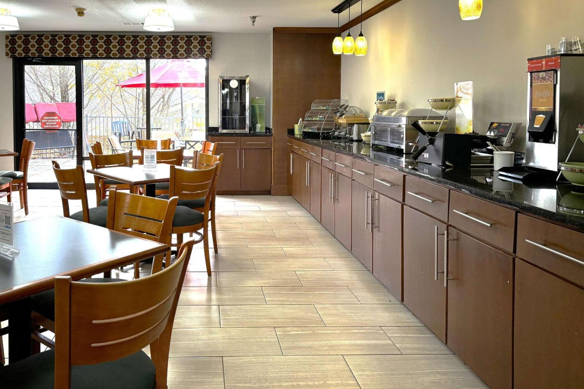 Quality Inn & Suites Dawsonville Esterno foto
